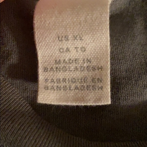 I am selling a t shirt - Picture 3 of 3